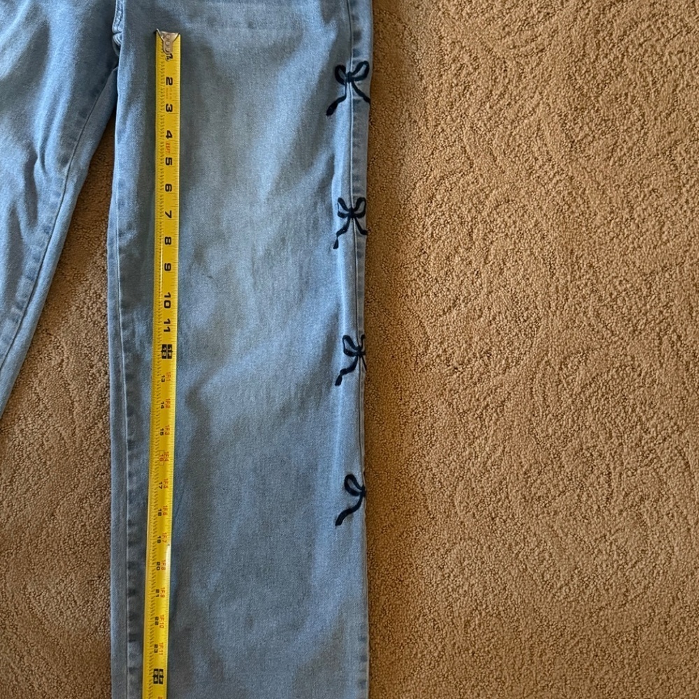 90s fit wide leg bow-embroidered jeans, size 30 - Picture 11 of 13